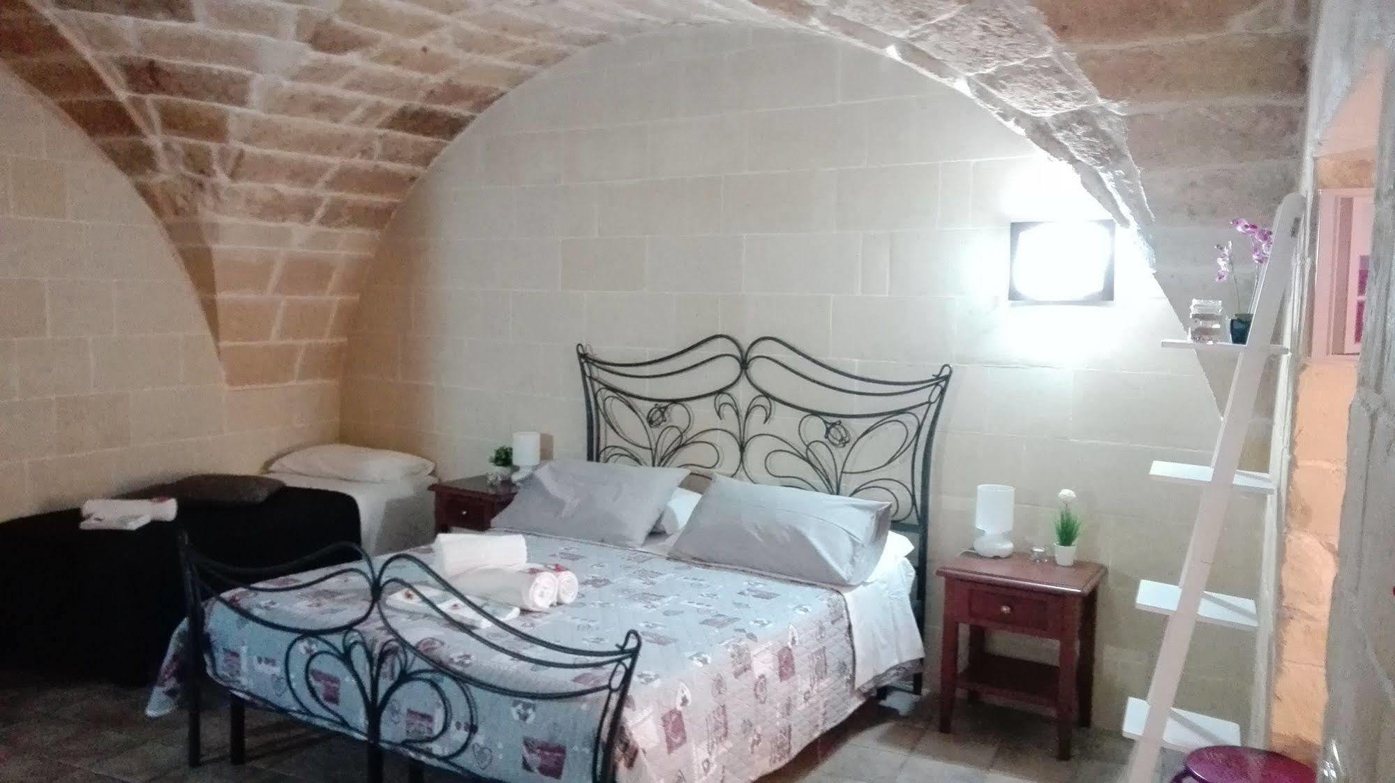 White Suite B&B Lecce Exterior photo